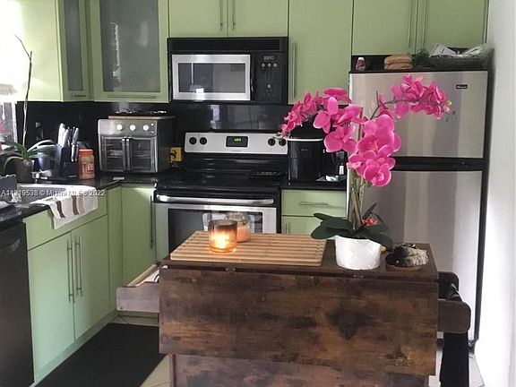 2nd image of 29 Alcantarra Ave