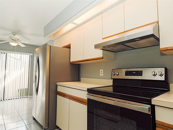 5th image of 2384 Sun Valley Cir