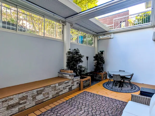 675 Sackett Street image 15 of 16