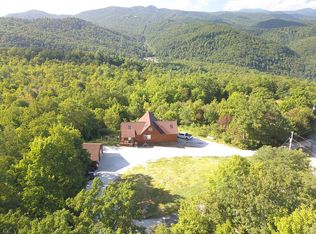 866 Pine Tree Rd, Spruce Pine, NC 28777