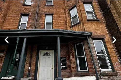 28 Monument St Photo 1