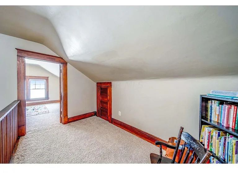 299 E Woodrow Ave — Photo 28