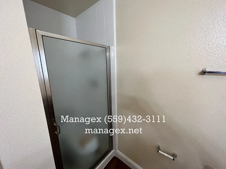 4334 N Ellendale Ave — Photo 12