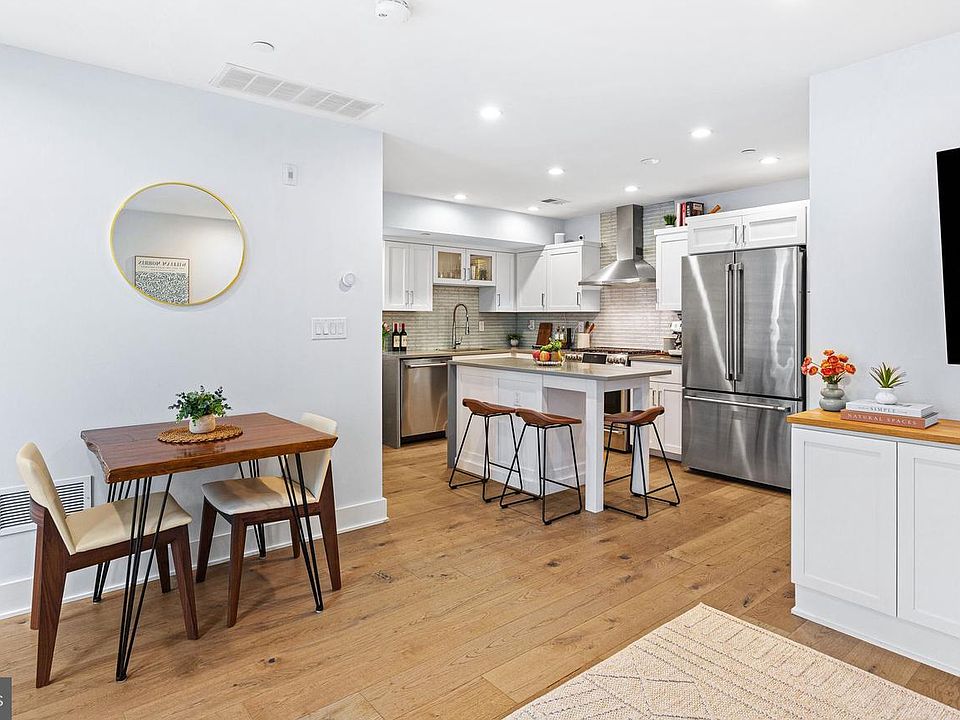 1st image of 212 Bainbridge St #4