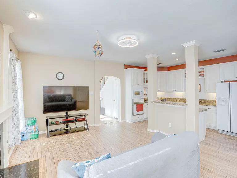 9504 Rodeo Dr — Photo 26