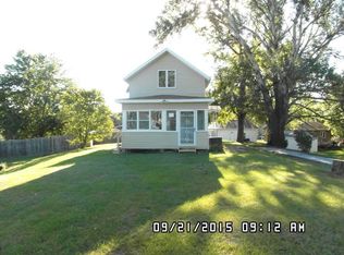 819 2nd St E, Andalusia, IL 61232