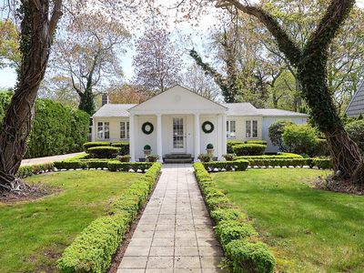 45 Holiday Boulevard, Center Moriches, NY, 11934