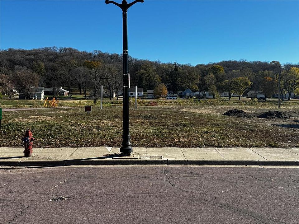 1st image of 520 1st St