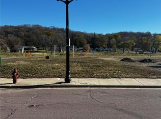 520 1st St, Jackson, MN 56143