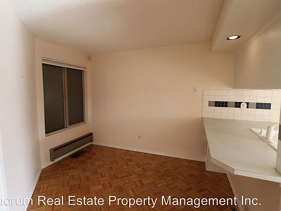 4th image of 23501 Lakeview Dr Unit D103