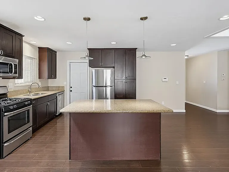 465 Meadowbrook Dr — Photo 17