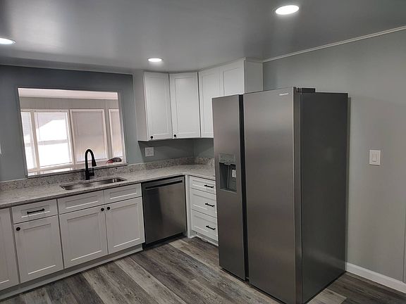 4th image of 115 Boca Ciega St