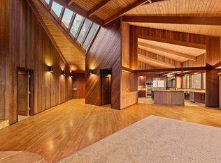 2450 Piiholo Rd, Makawao, HI 96768
