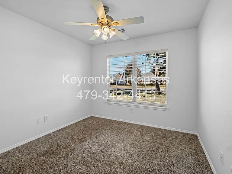 706 SW Sandrock Rd — Photo 20