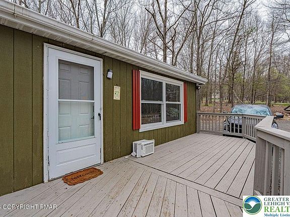 3rd image of 132 Circle Dr