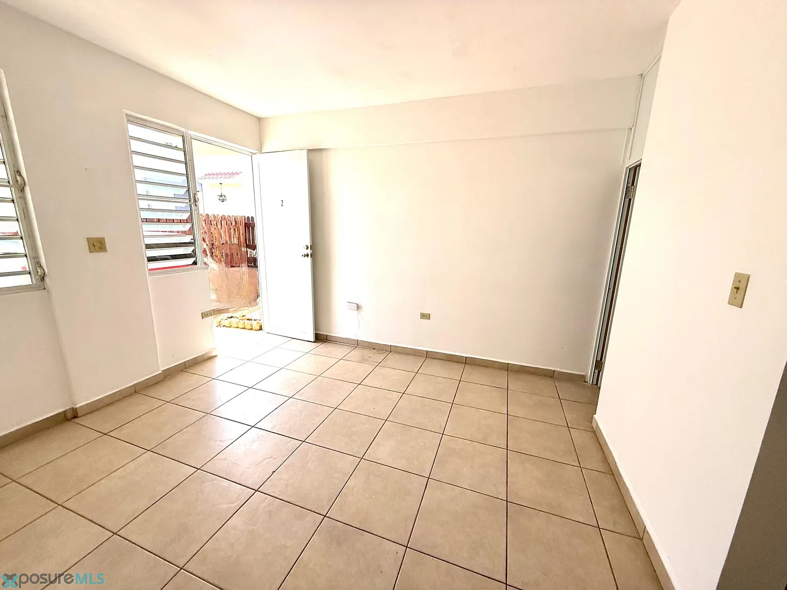 2 bed, 1.0 bath, 700 sqft, $750 — Photo 3
