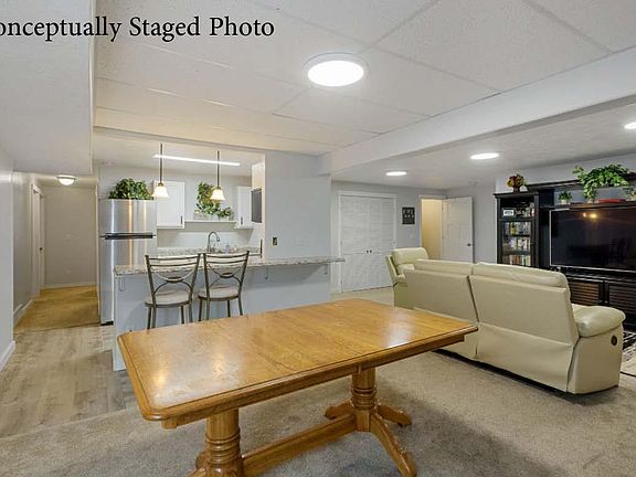 2nd image of 274 W Summerhill Dr S