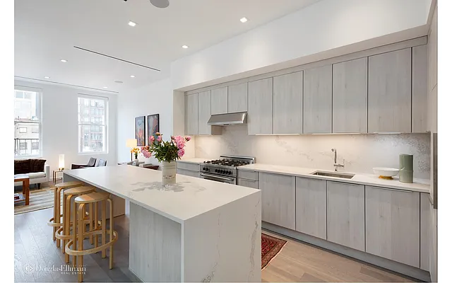 Rented by Douglas Elliman | media 16