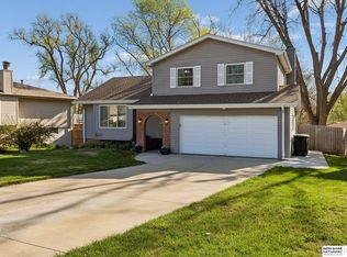 4817 S 106th Cir, Omaha, NE 68127