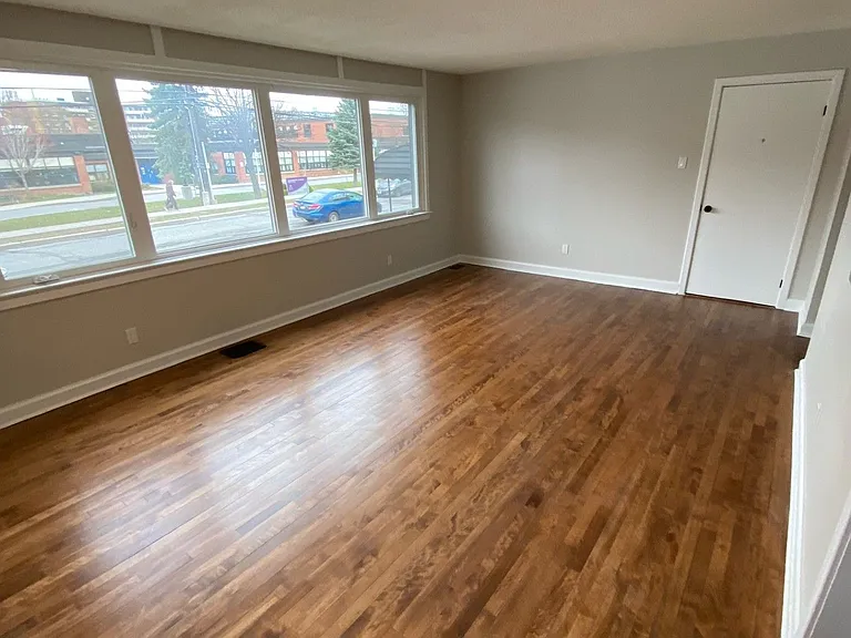 228 Woodroffe Ave #1 — Photo 3