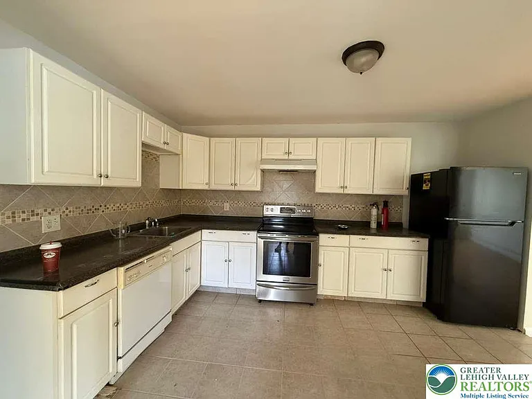 338 Washington Blvd — Photo 4