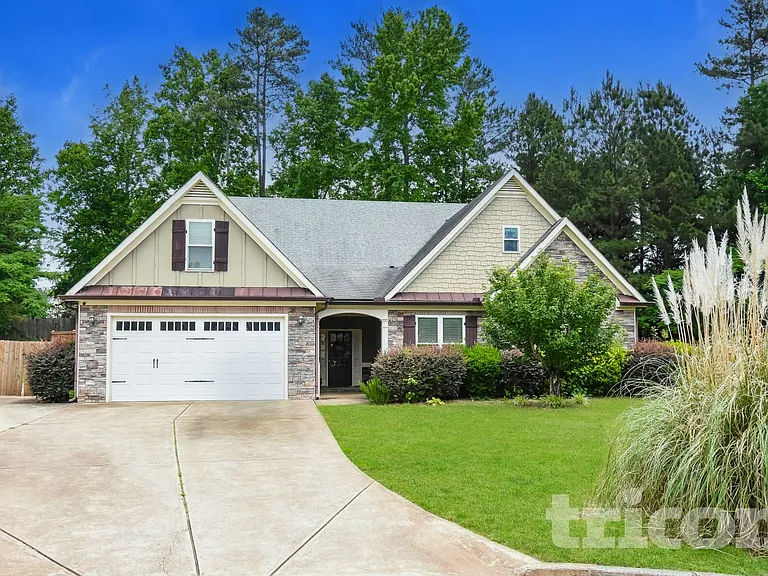 87 Thomas Place Dr — Photo 1