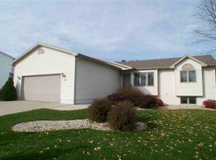 904 Pheasant Ln, Deforest, WI 53532