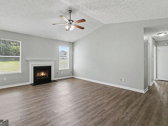 4th image of 9587 Thomas Downs Ln