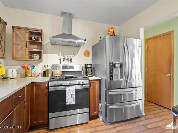 12434 Breckenridge Dr, Eagle River, AK 99577