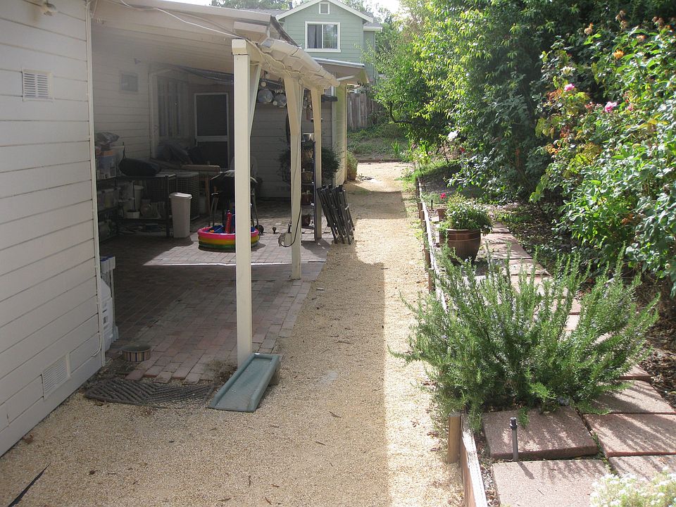 2nd image of 1595 Huston Rd