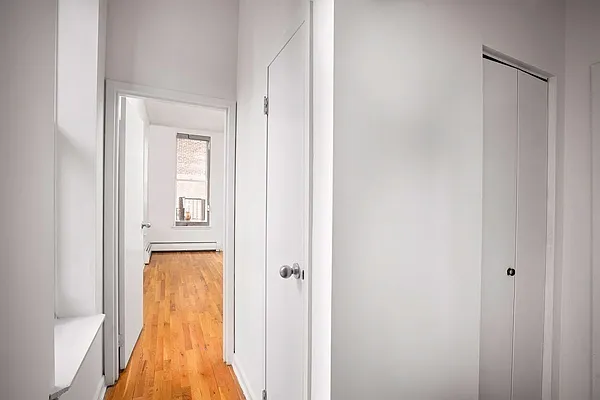 Rented by Waldstar Real Estate LLC | media 29