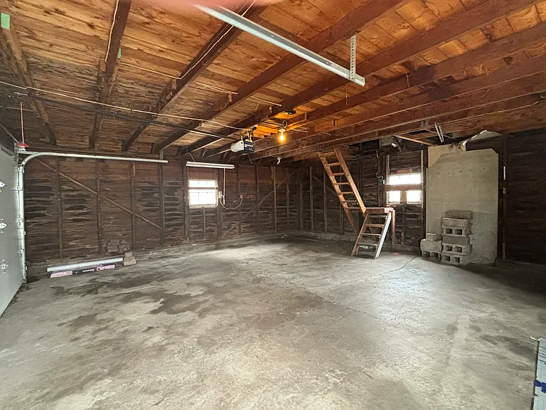 2609 12th Ave — Photo 32