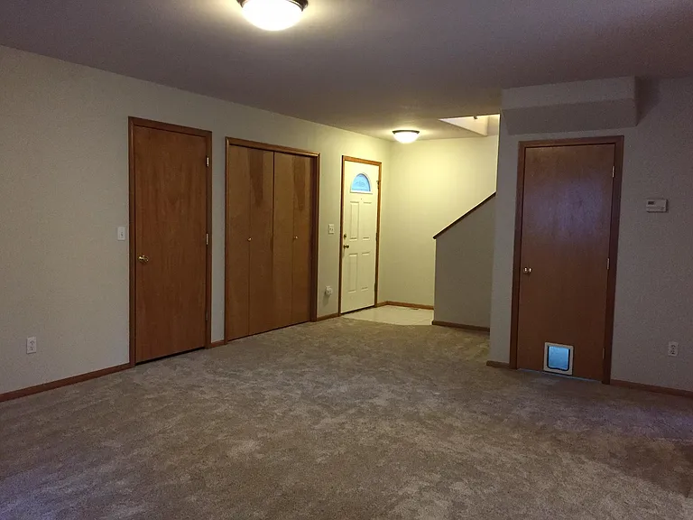 1719 E Illinois St — Photo 6