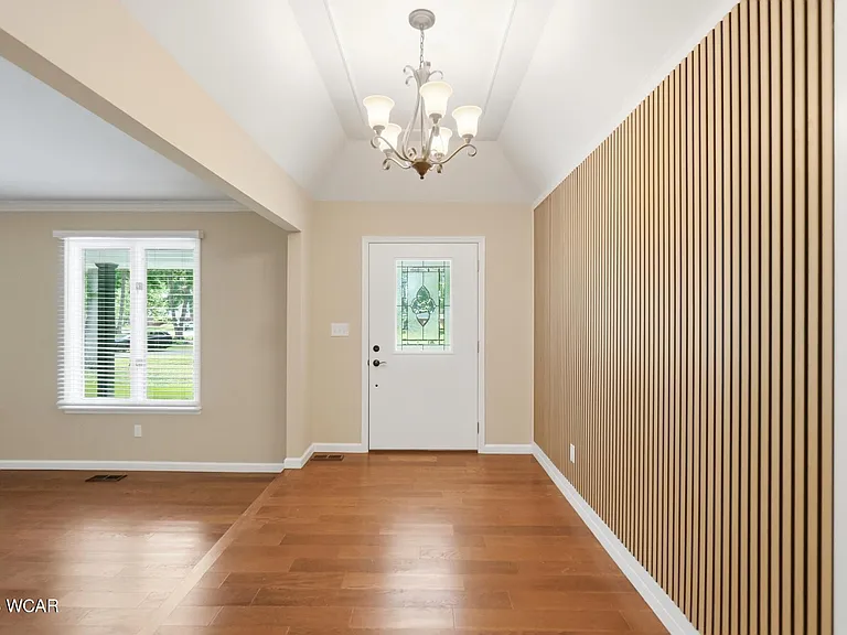 3410 Greens Rd — Photo 3