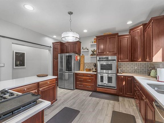 4th image of 3332 Portwood Dr