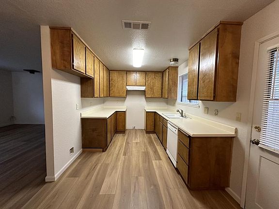 5th image of 3411 Bristol Ct