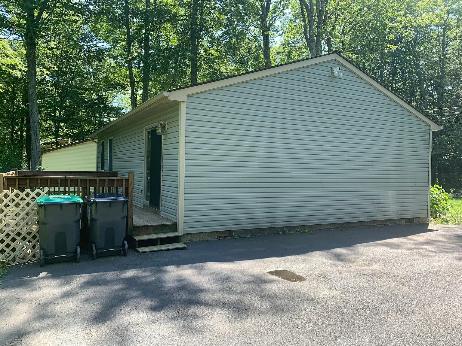 1190 Chickadee Dr — Photo 3