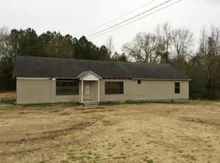 385 Hardwich St, Notasulga, AL 36866