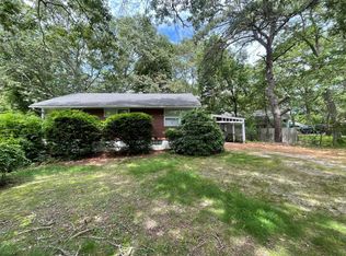 5 Birch Ct, Riverhead, NY 11901