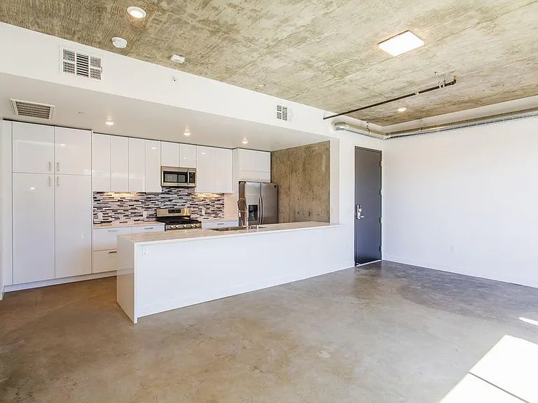 Apt 12 & 19 | The Moncler | 1 Bedroom