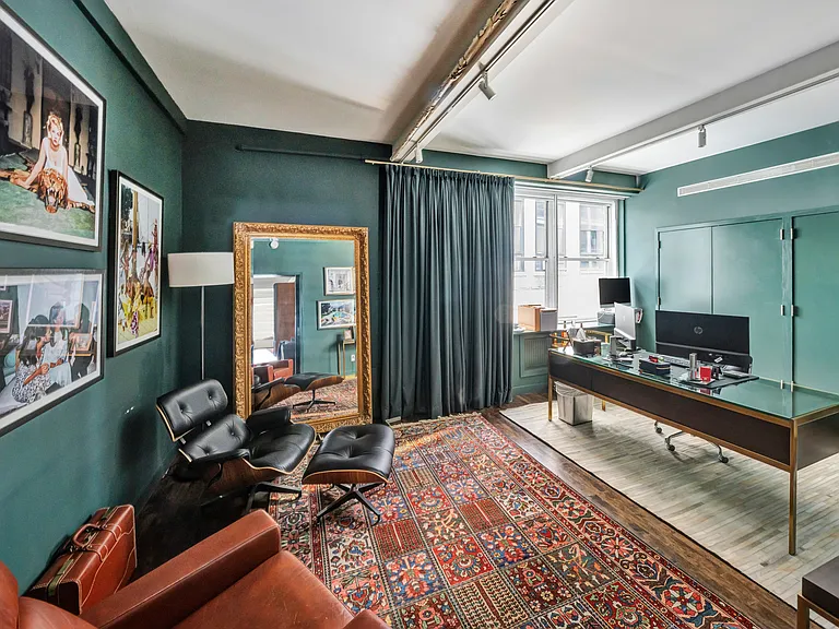147 W 22nd St #2 — Photo 7