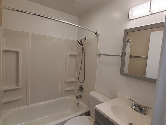 4th image of 931 4th Ave E #6