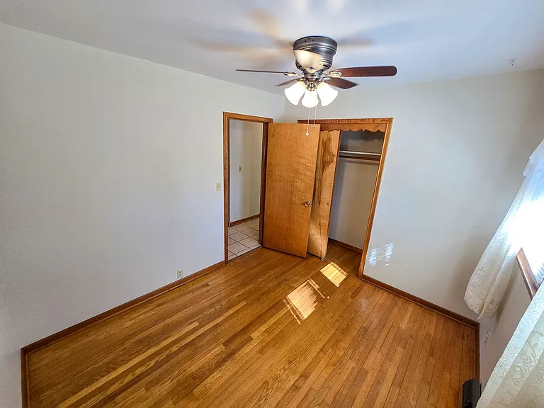 1605 Grand Ave — Photo 10