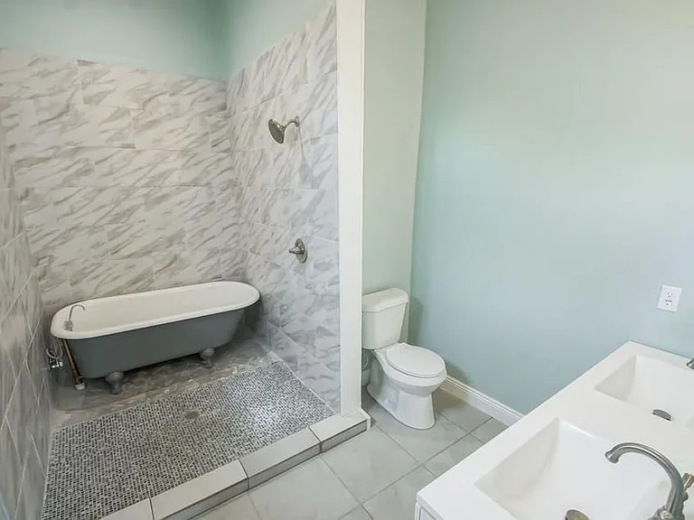 2754L Saint Ann St — Photo 9