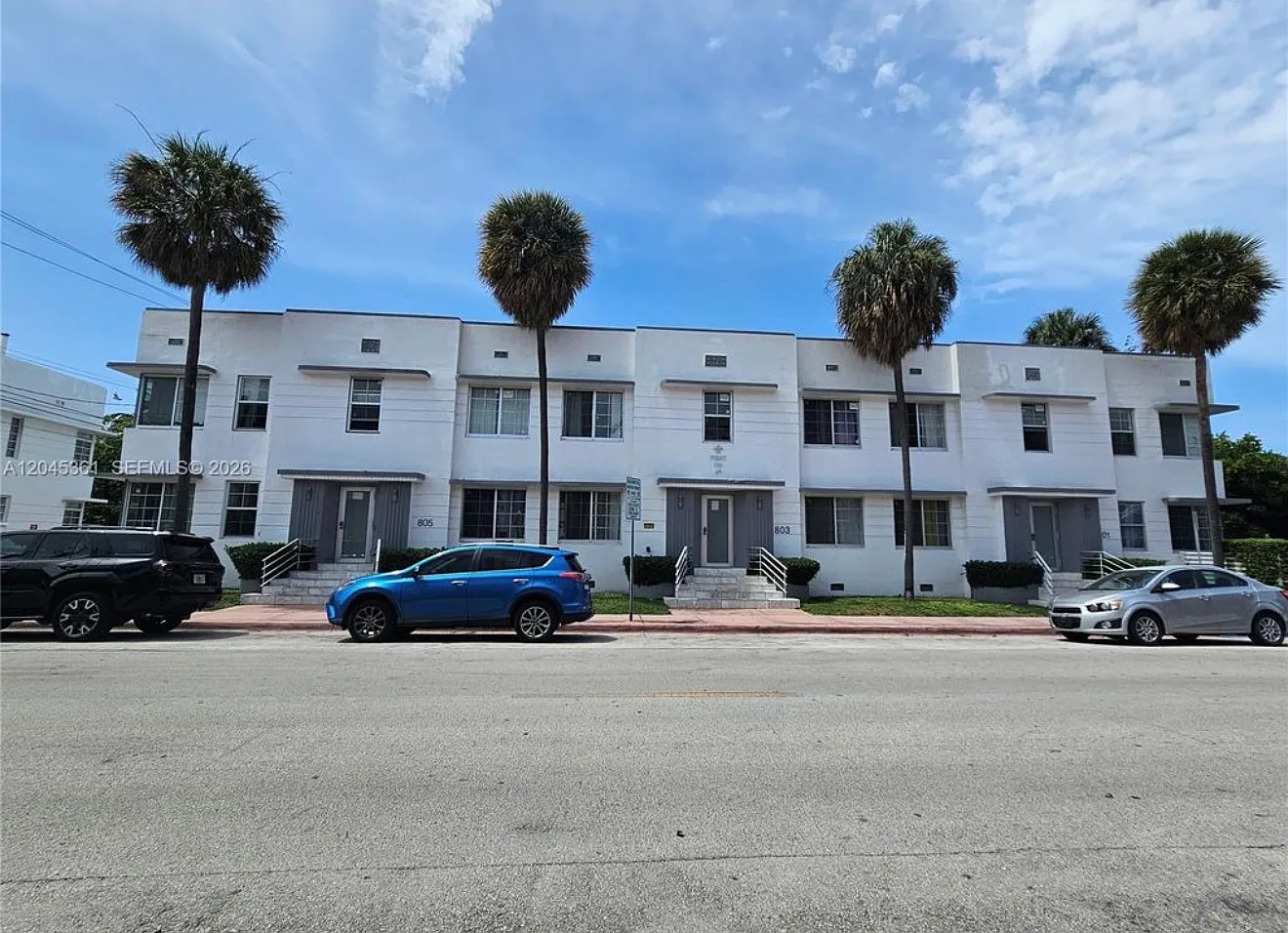 2 bed, 700 sqft, $2,900 — Photo 1