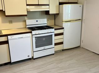 13 Hunting St #2B, Cambridge, MA 02141