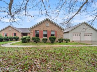 1192 McCormick Ln, Lawrenceburg, KY 40342