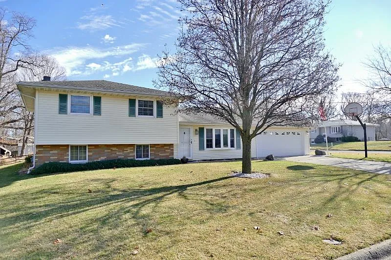 212 Cobblestone Ln photo 1