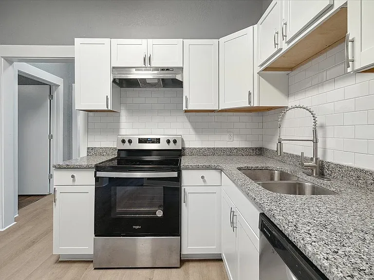 156 N Tucker St — Photo 8