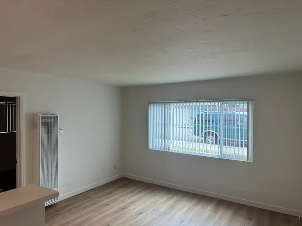 240 S Weitzel St #A, Oceanside, CA 92054